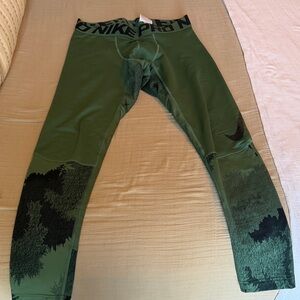 Nike Pro Hyperwarm Forest Green Leggings with Black Pattern